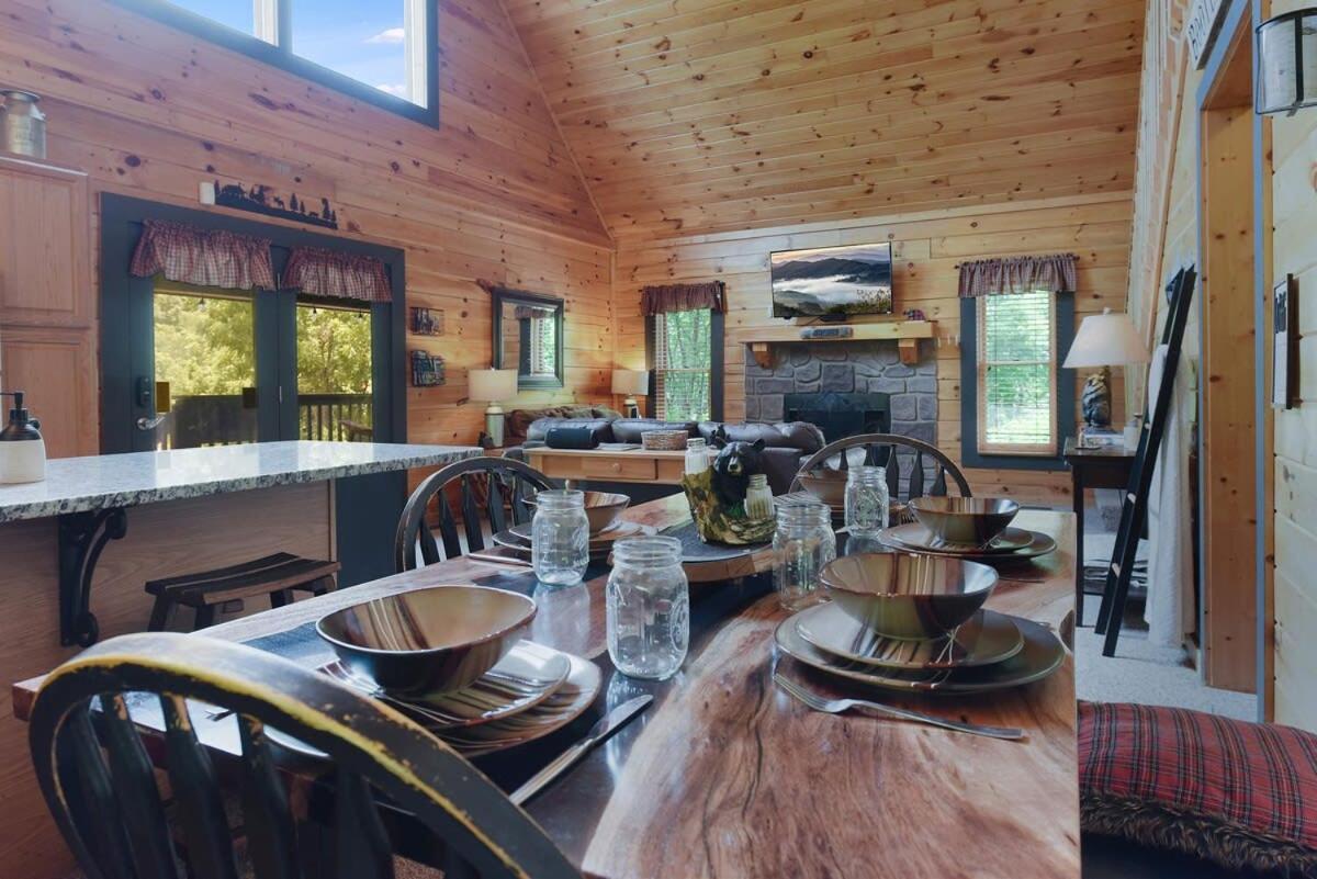 Ryes And Shine Bootlegger'S Cabin! Hot Tub* Pool* Arcade* Billiards *Ev * Pet Friendly Sevierville Eksteriør billede