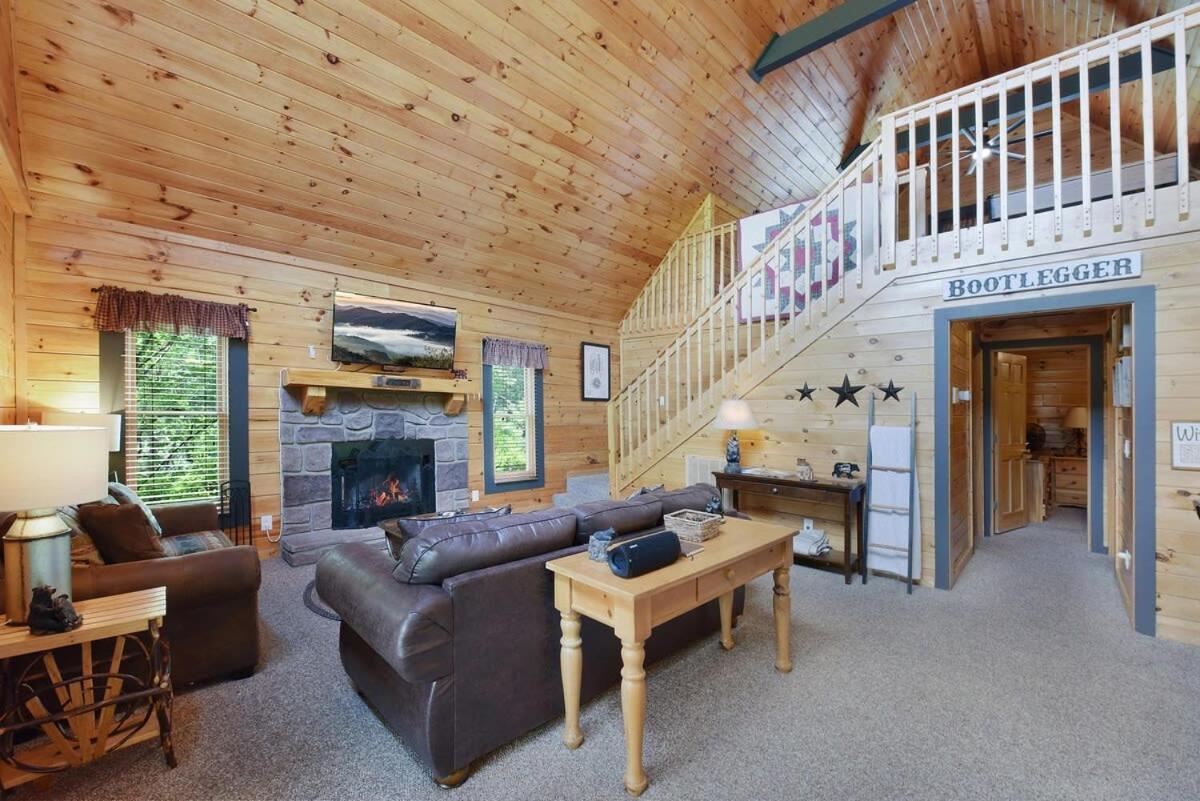 Ryes And Shine Bootlegger'S Cabin! Hot Tub* Pool* Arcade* Billiards *Ev * Pet Friendly Sevierville Eksteriør billede