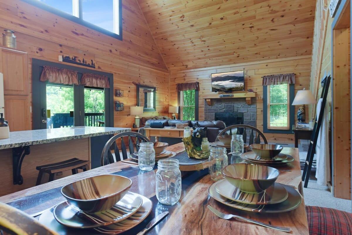 Ryes And Shine Bootlegger'S Cabin! Hot Tub* Pool* Arcade* Billiards *Ev * Pet Friendly Sevierville Eksteriør billede