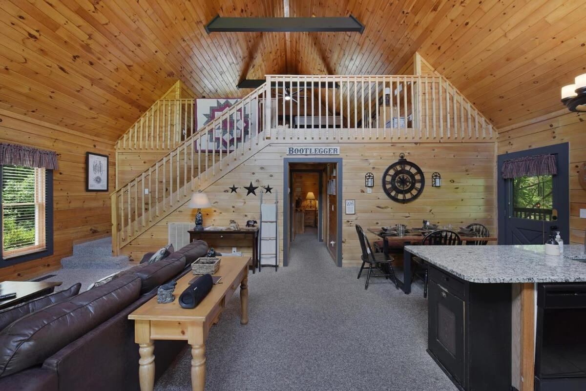 Ryes And Shine Bootlegger'S Cabin! Hot Tub* Pool* Arcade* Billiards *Ev * Pet Friendly Sevierville Eksteriør billede
