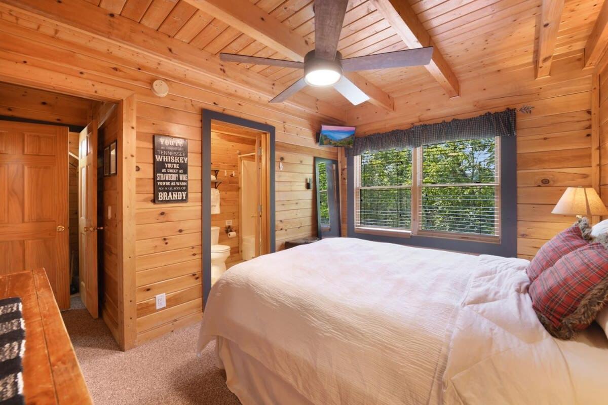 Ryes And Shine Bootlegger'S Cabin! Hot Tub* Pool* Arcade* Billiards *Ev * Pet Friendly Sevierville Eksteriør billede