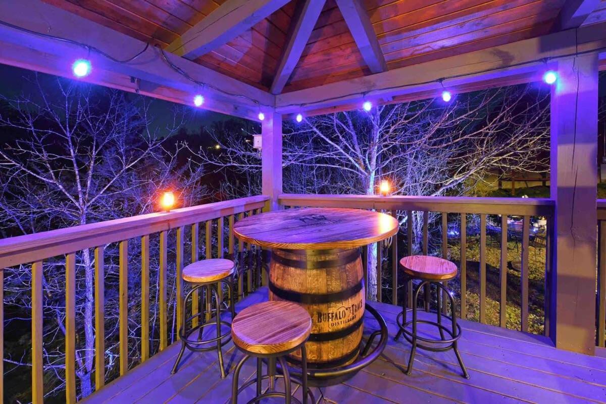 Ryes And Shine Bootlegger'S Cabin! Hot Tub* Pool* Arcade* Billiards *Ev * Pet Friendly Sevierville Eksteriør billede