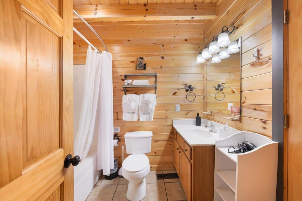 Ryes And Shine Bootlegger'S Cabin! Hot Tub* Pool* Arcade* Billiards *Ev * Pet Friendly Sevierville Eksteriør billede
