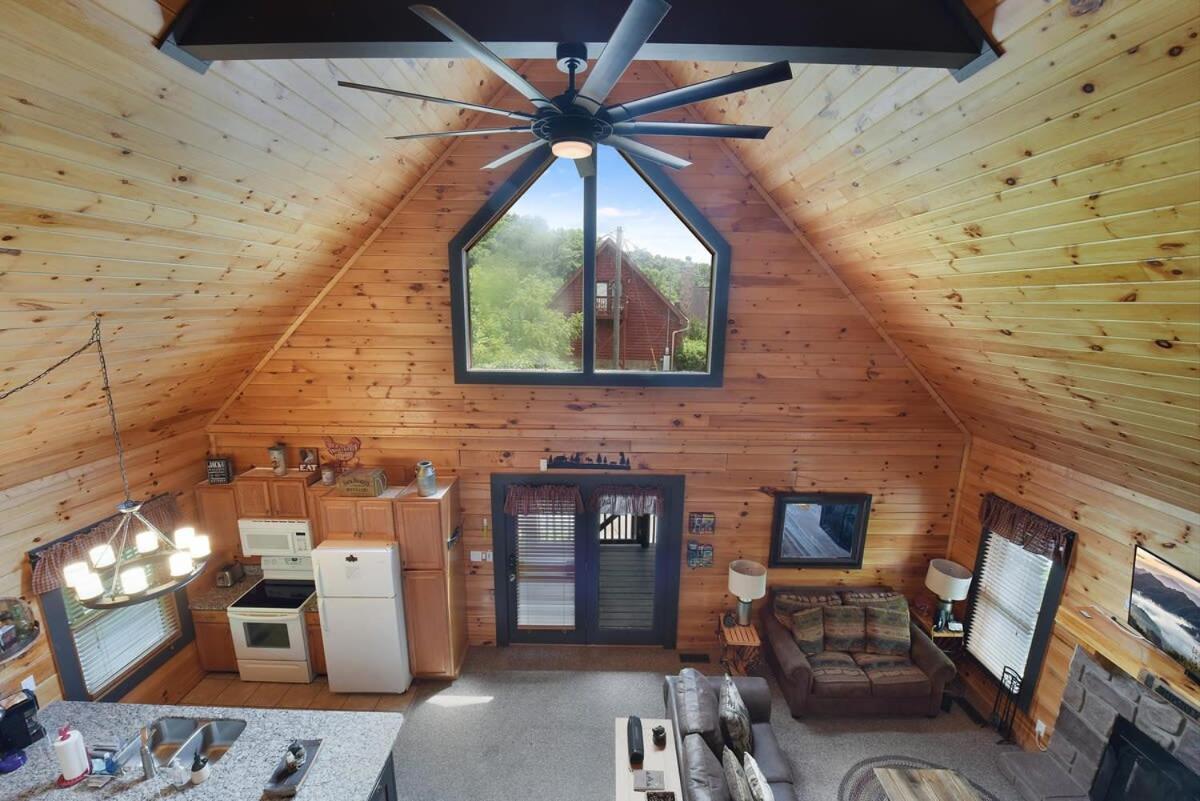 Ryes And Shine Bootlegger'S Cabin! Hot Tub* Pool* Arcade* Billiards *Ev * Pet Friendly Sevierville Eksteriør billede