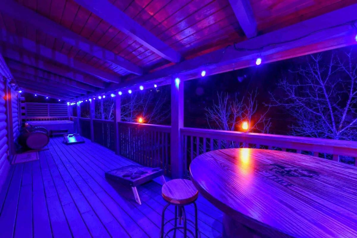 Ryes And Shine Bootlegger'S Cabin! Hot Tub* Pool* Arcade* Billiards *Ev * Pet Friendly Sevierville Eksteriør billede