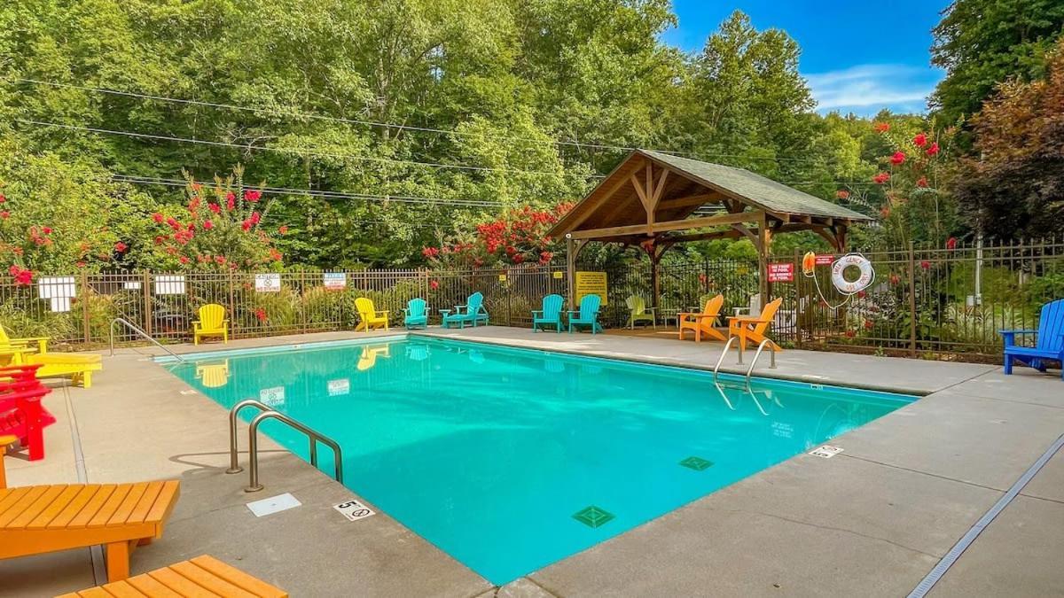 Ryes And Shine Bootlegger'S Cabin! Hot Tub* Pool* Arcade* Billiards *Ev * Pet Friendly Sevierville Eksteriør billede